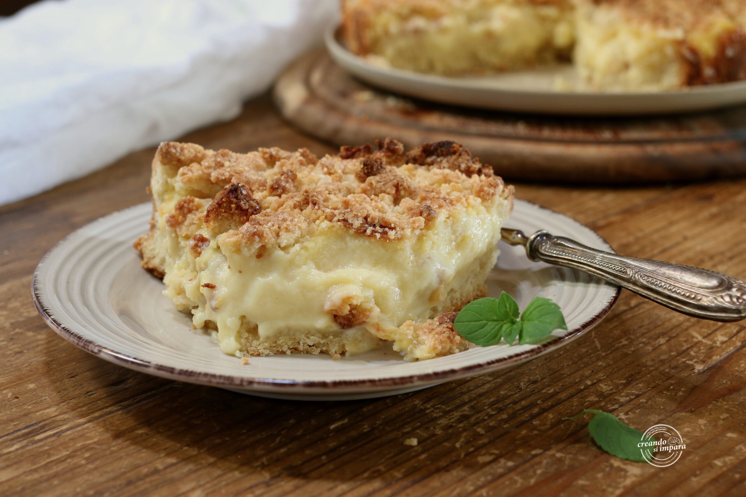 Crumble Cake with White Chocolate Cream