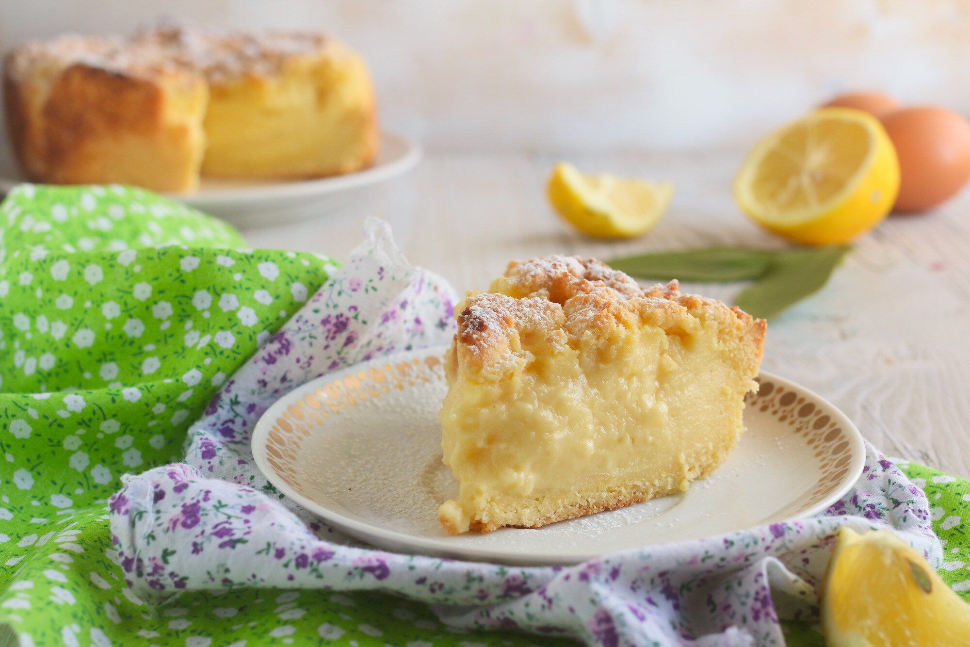 Crumbled Cake with Lemon Cream