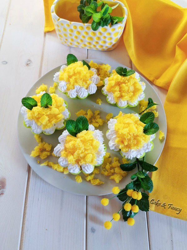 Mimosa Cupcakes
