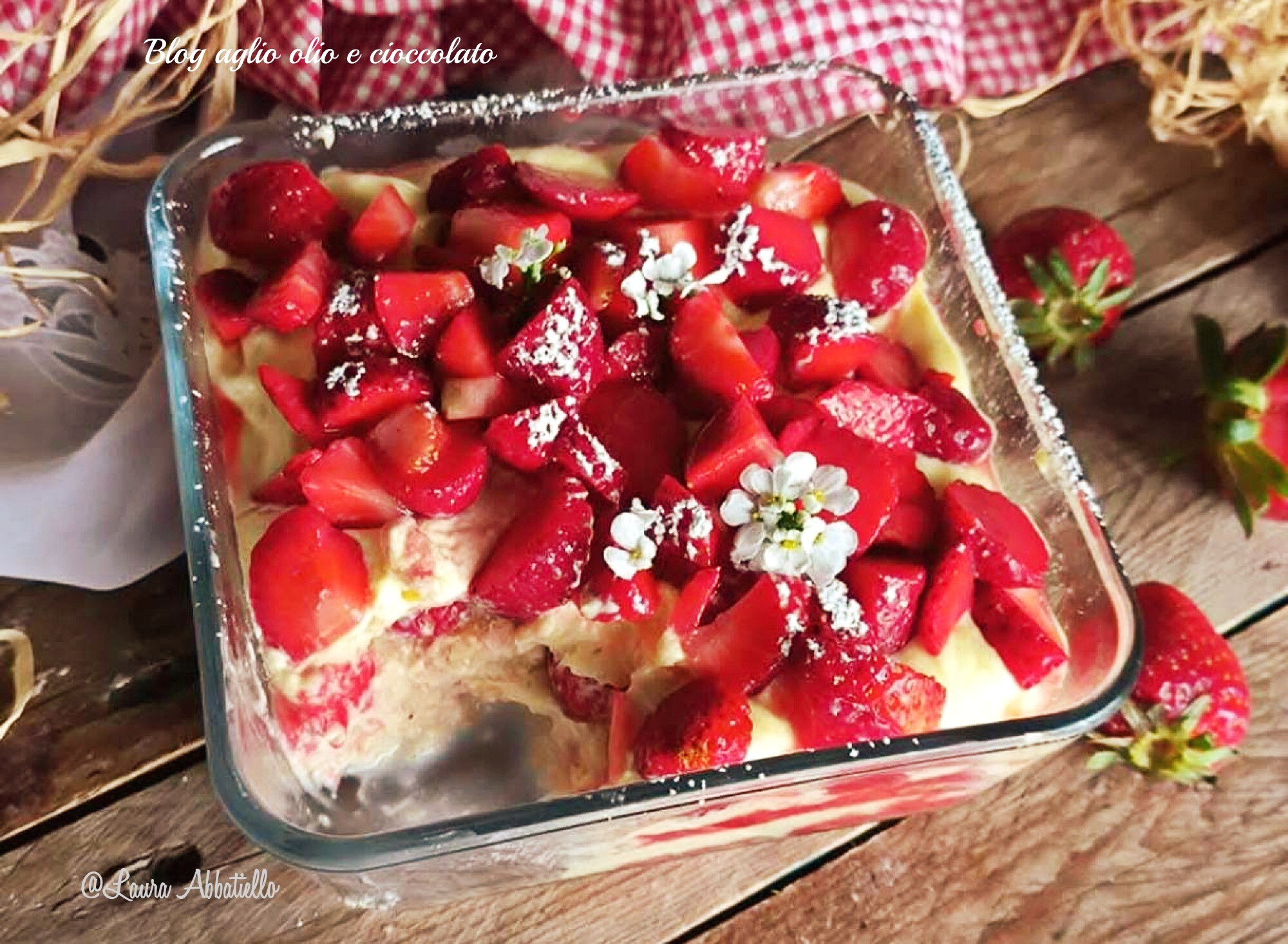 EASY AND CREAMY STRAWBERRY TIRAMISU WITH PASTEURIZED EGGS IN A DOUBLE BOILER AND WE ENJOY IT IN PEACE