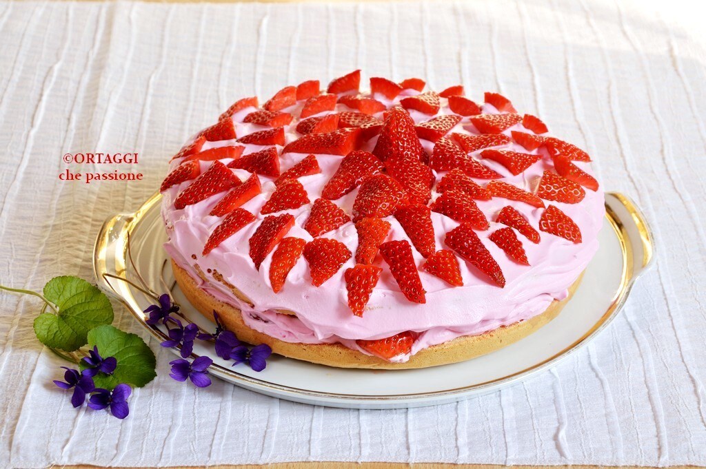 Pink Strawberry Cake – Easy and Quick