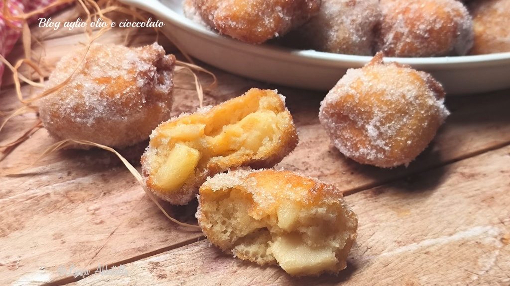 Extremely soft castagnole with potatoes ricotta and apples all in a bowl ready in 10 minutes and with the famous trick that keeps them soft even the next day