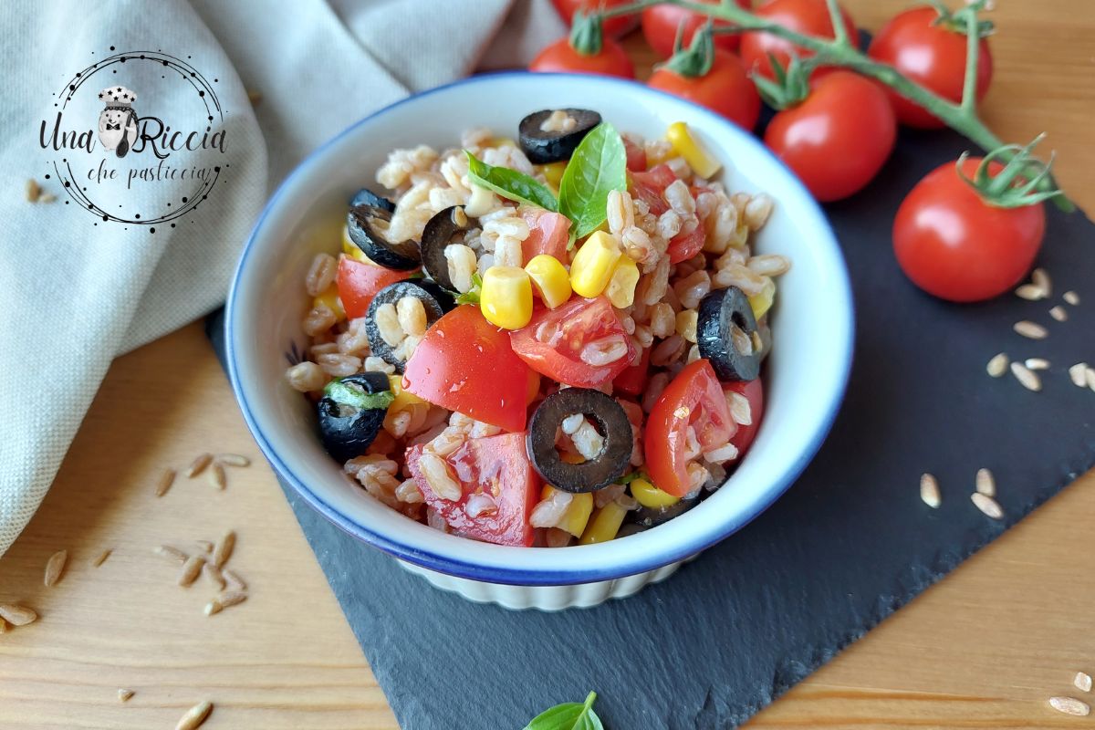 Fresh Farro Salad with Cherry Tomatoes, Corn, and Olives