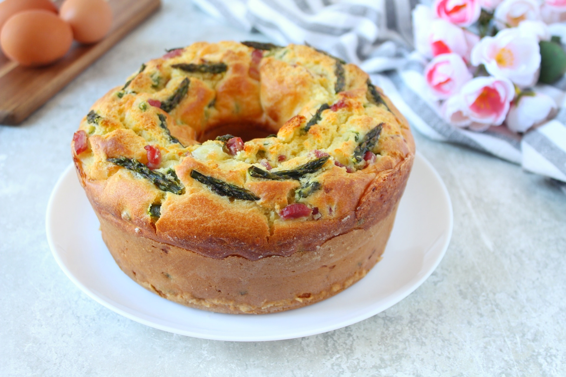 SAVORY RING CAKE with asparagus and bacon
