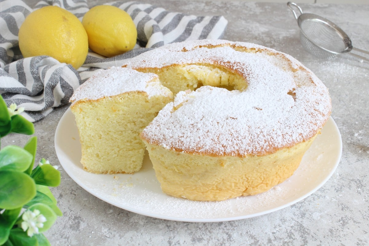 LEMON BUNDT CAKE