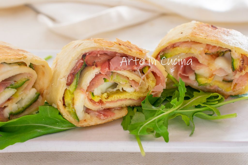 Flatbread rolls with zucchini and speck