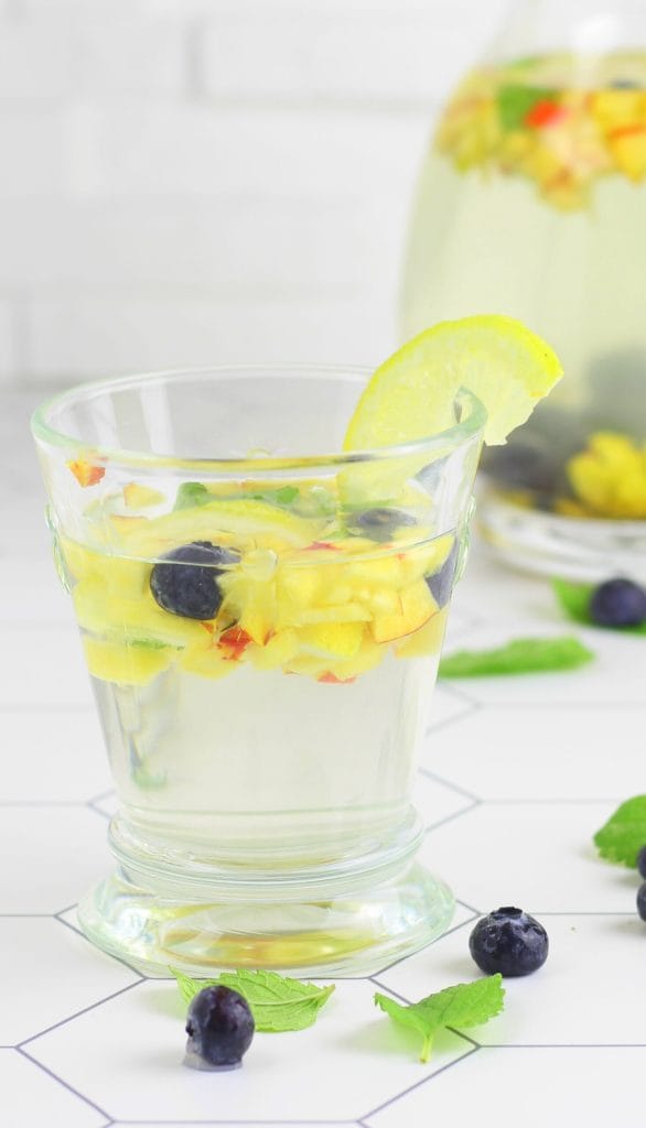 Flavored Water with Peach and Blueberries