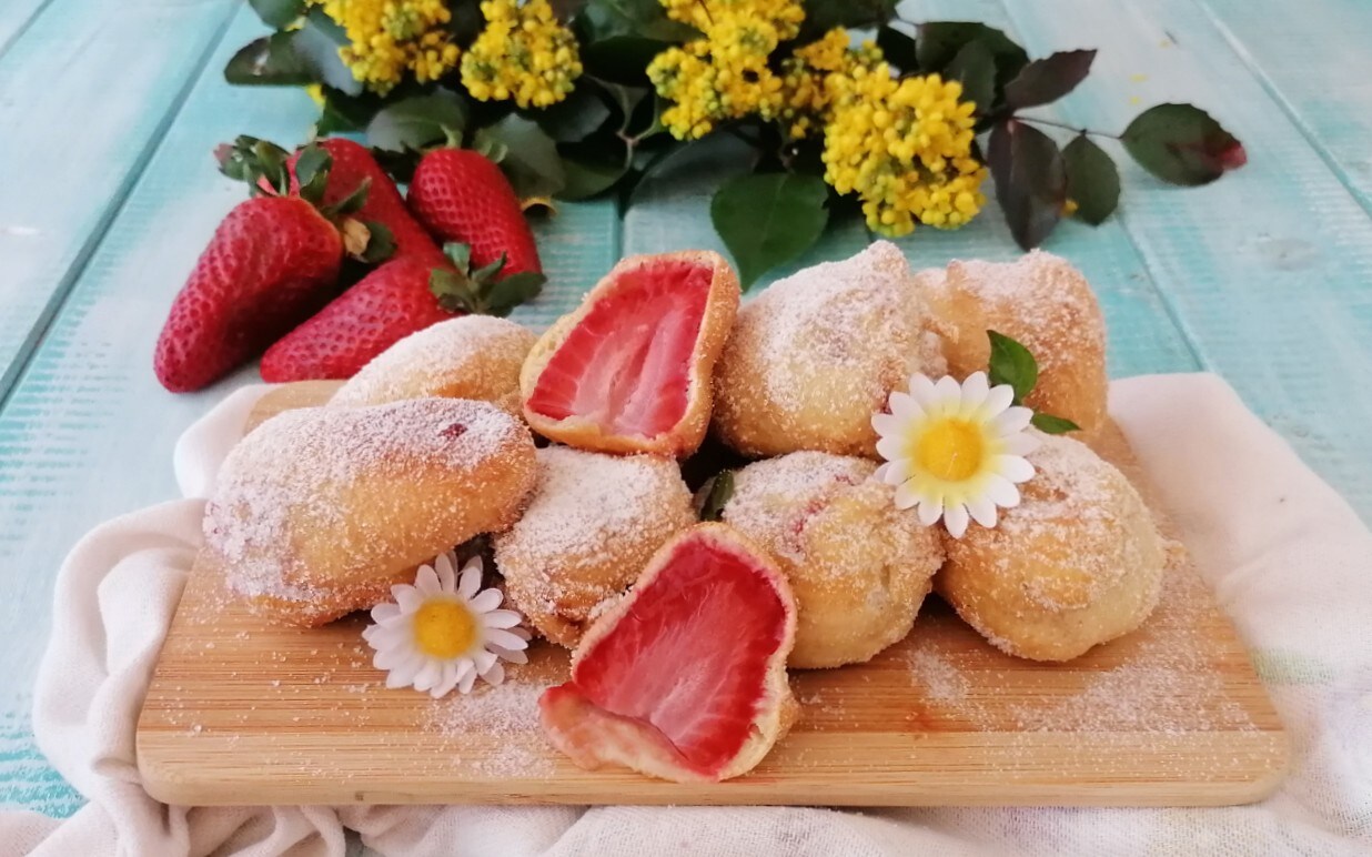 FRIED STRAWBERRIES DELICIOUS AND SIMPLE SWEETS