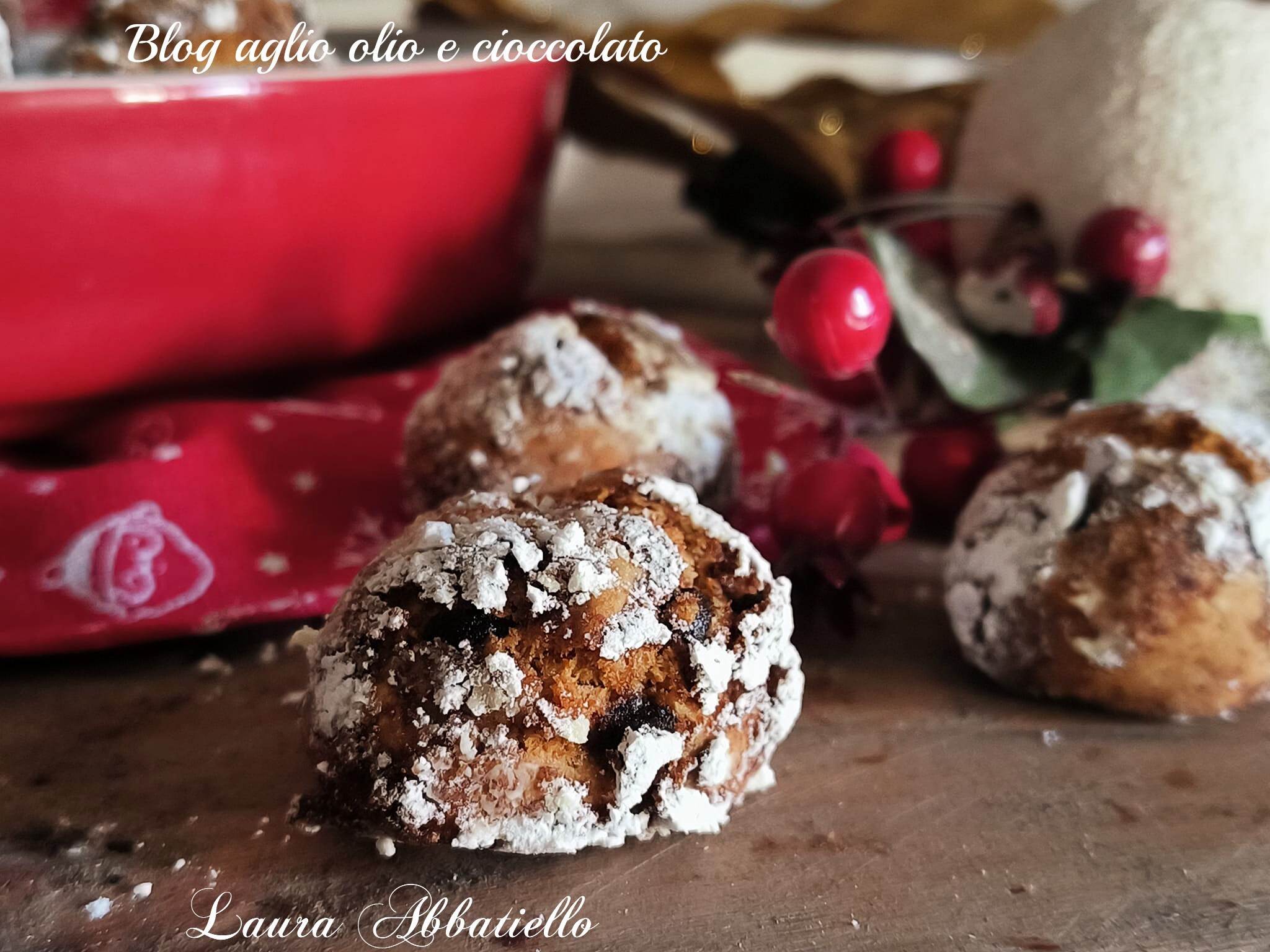 SOFT GINGERBREAD COOKIES: GINGERBREAD