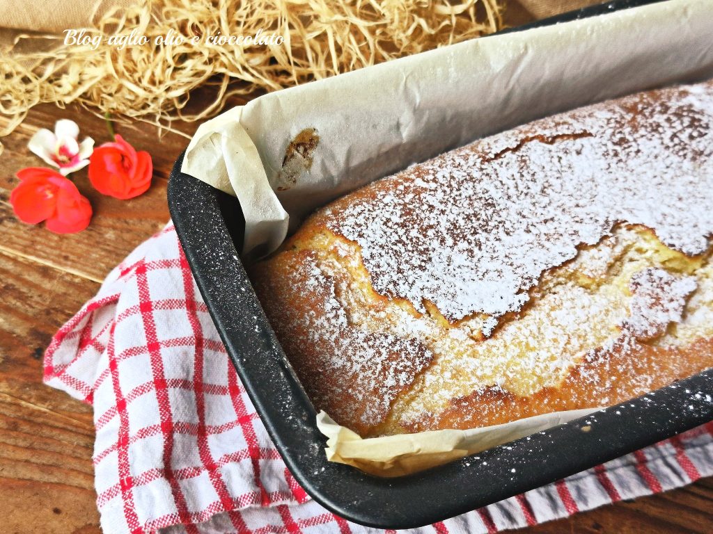 Gluten-free yogurt plumcake with rice flour, super soft just mix and bake and you'll win everyone over, it's perfect as a breakfast treat to dip in milk