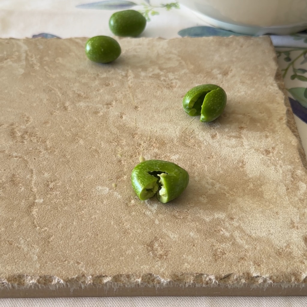 how to crush green olives