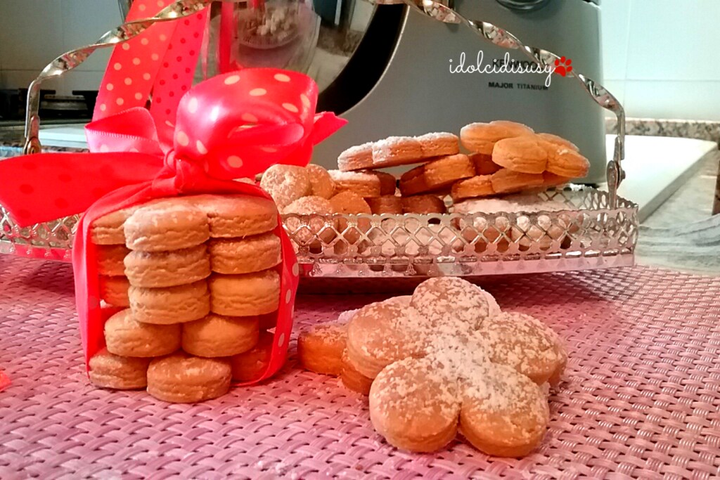 idolcidisusy flower cookies