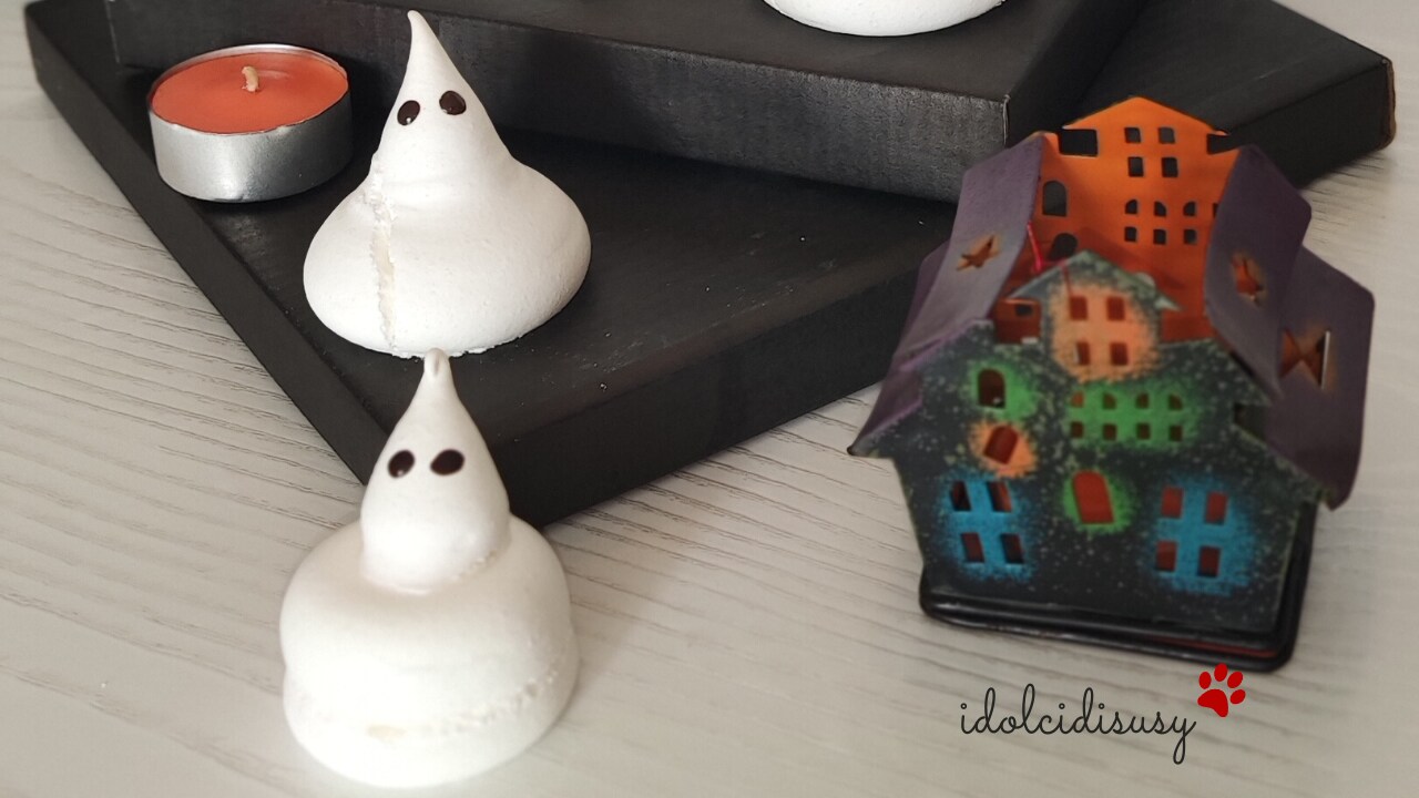 Halloween Little Ghosts