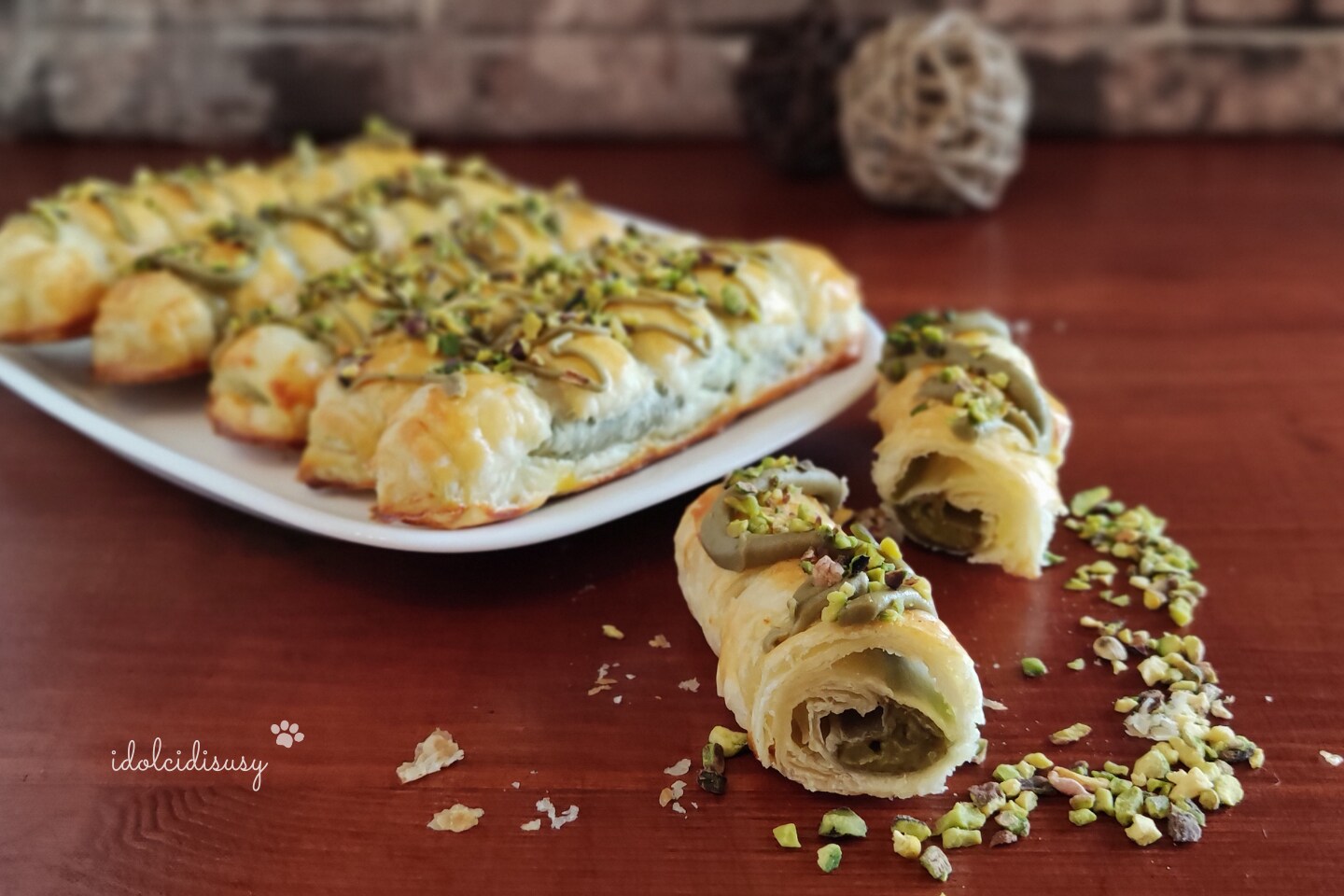 Puff Pastry Cannoli with Pistachio Cream