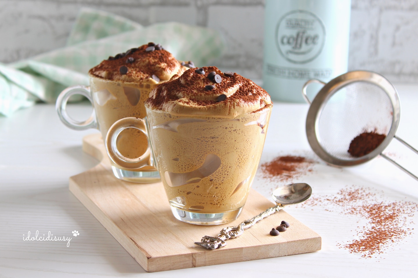 Water Coffee Cream: the Light and Frothy Cold Dessert of Summer