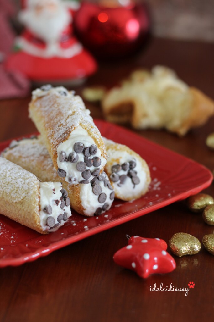 idolcidisusy Pandoro and Ricotta Cannoli