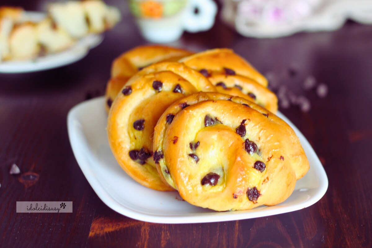 Danish Swirls with Chocolate Chips
