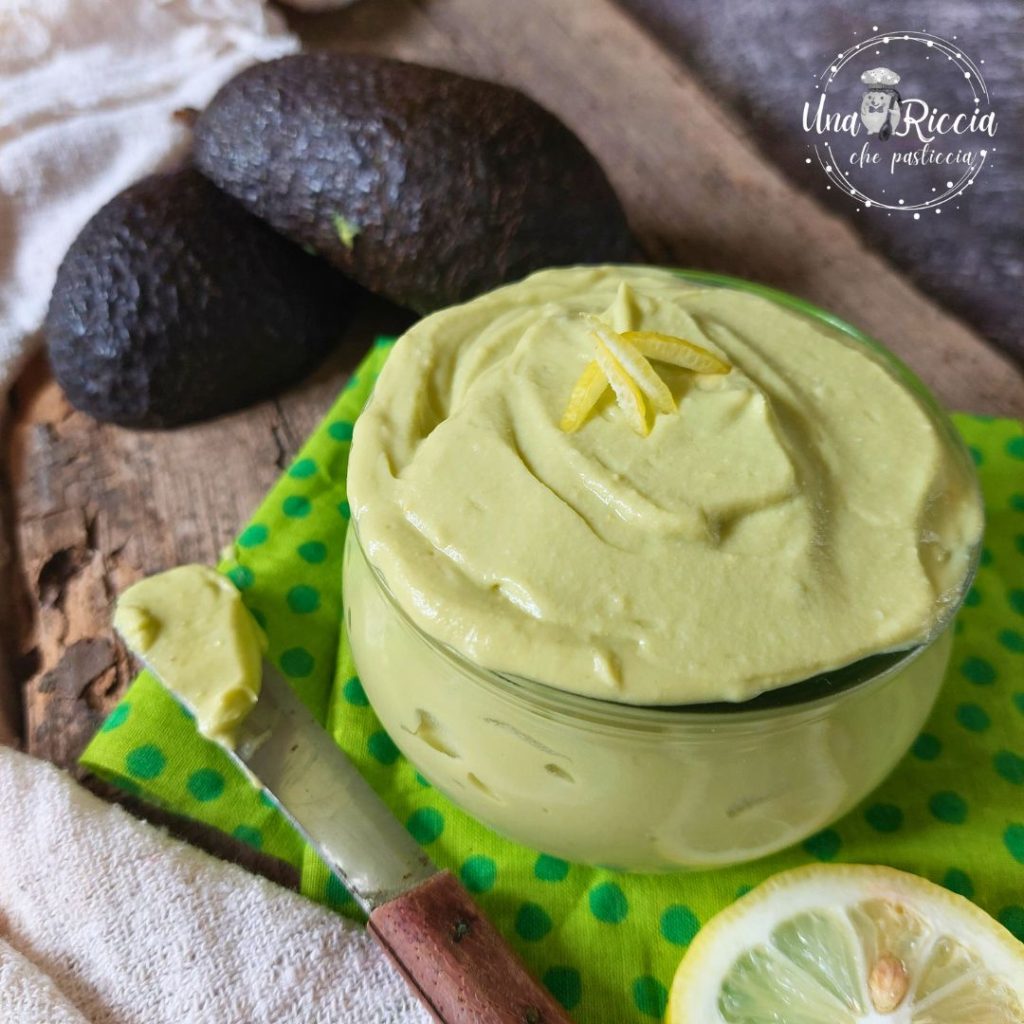 instagram-avocado-sauce-with-yogurt