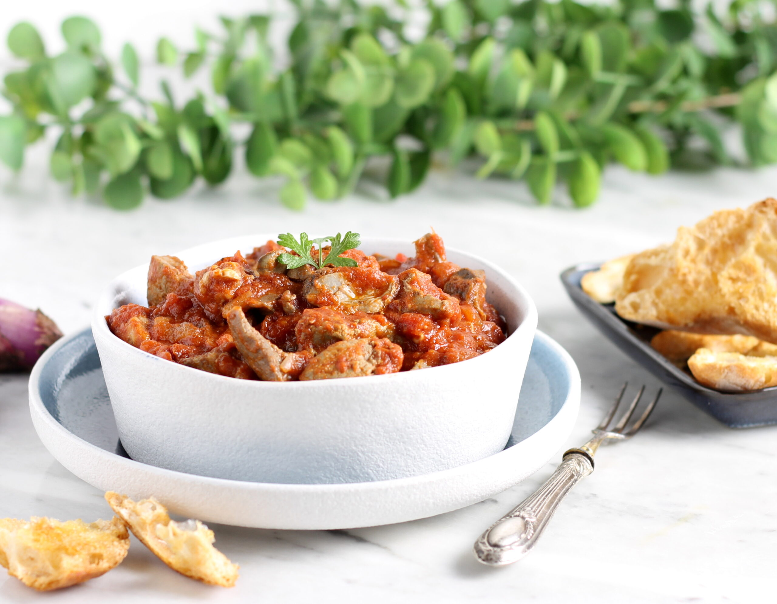 Lamb Offal with Onion and Tomato