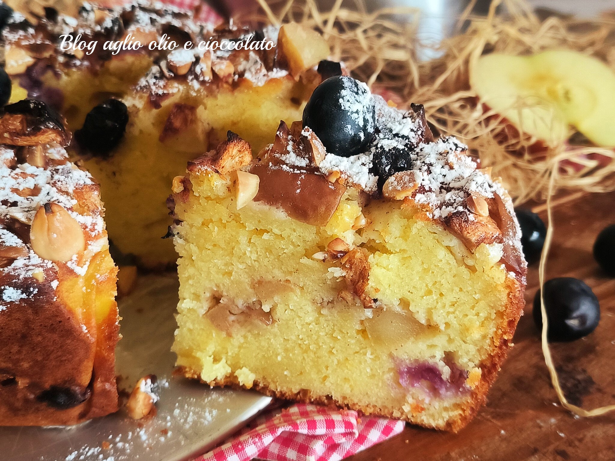 LAYERED APPLE CAKE WITH BLUEBERRIES AND GREEK YOGURT WITHOUT BUTTER: TALL, FLUFFY, AND THE APPLES DON’T SINK