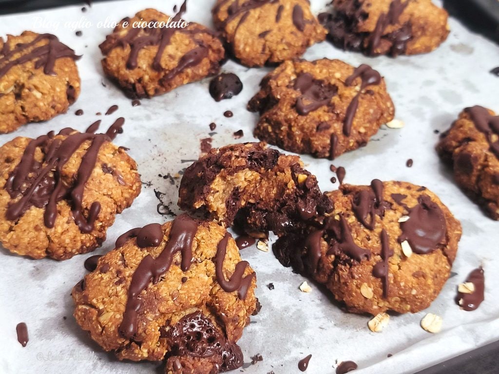 Light cookies with olive oil, no eggs, no butter, no flour ideal if you're on a diet they are so good everyone eats them, they are great for breakfast or a guilt-free snack