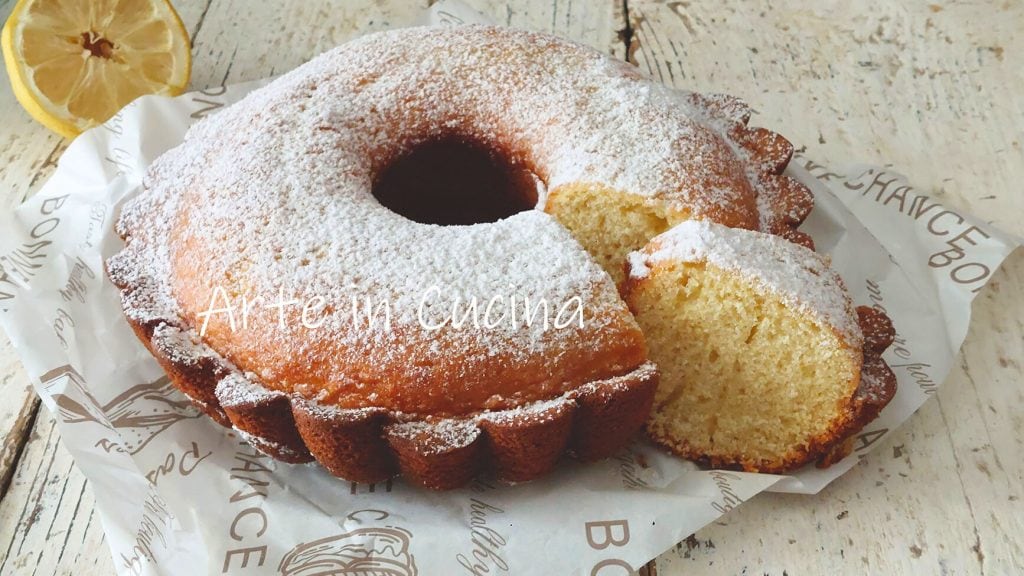 LIGHT LEMON AND YOGURT BUNDT CAKE