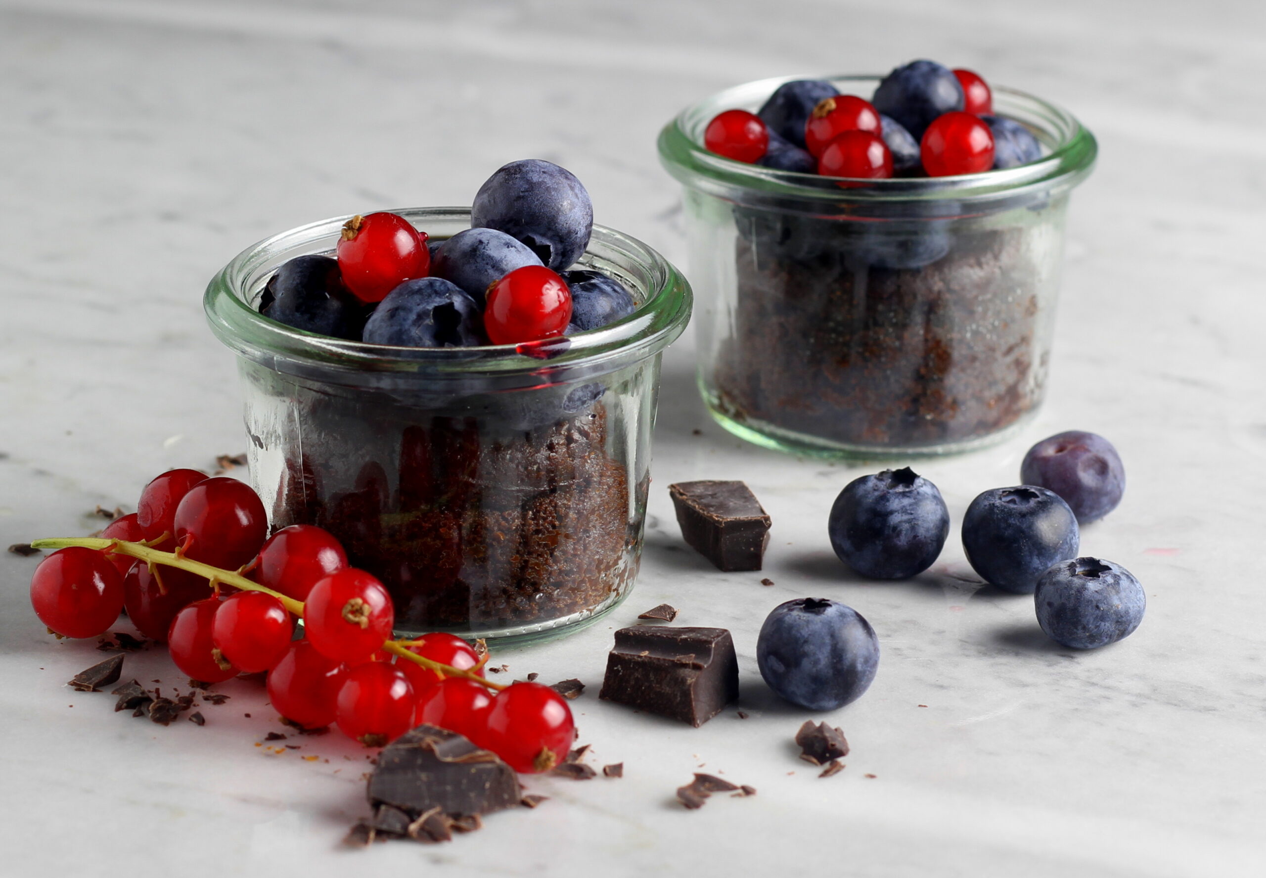 Chocolate Cakes with Blueberries