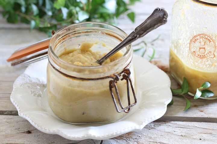 Macco of Broad Beans in Jar Cooking