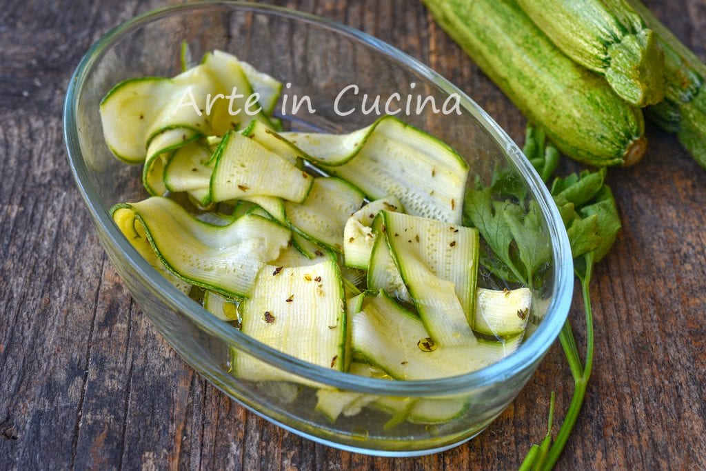 Quick marinated zucchini with vinegar without cooking