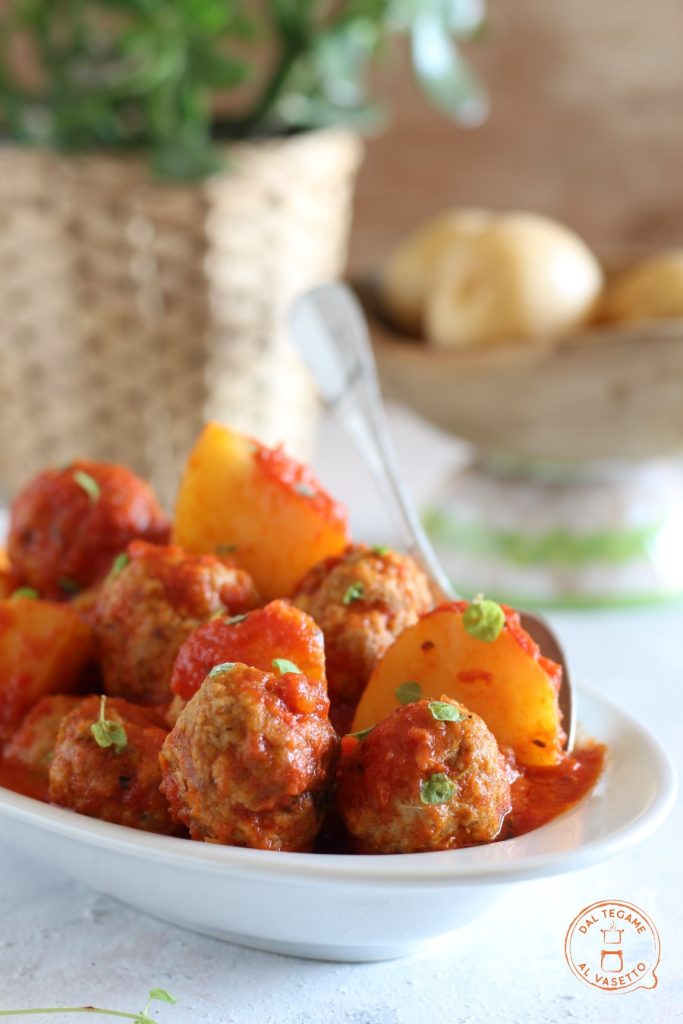 meatballs with sauce in instant pot
