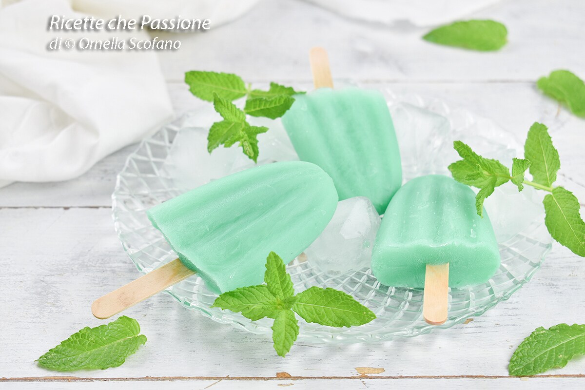 Homemade Milk and Mint Popsicles