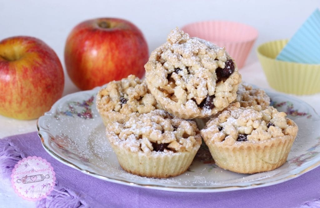 mini apple crumbles