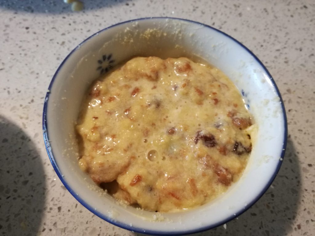 mini cakes in cocotte with panettone in the mold