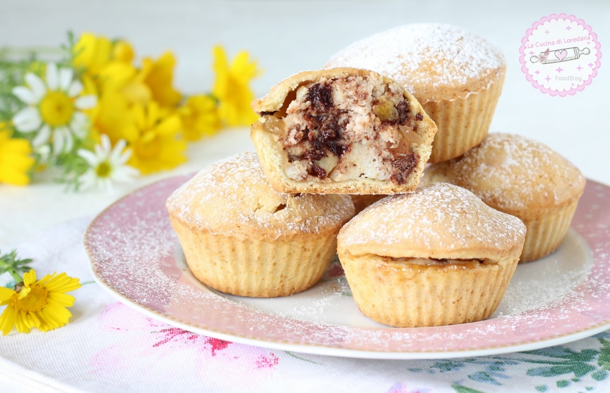 MINI CAKES WITH RICOTTA, CANDIED FRUITS AND CHOCOLATE perfect for Easter