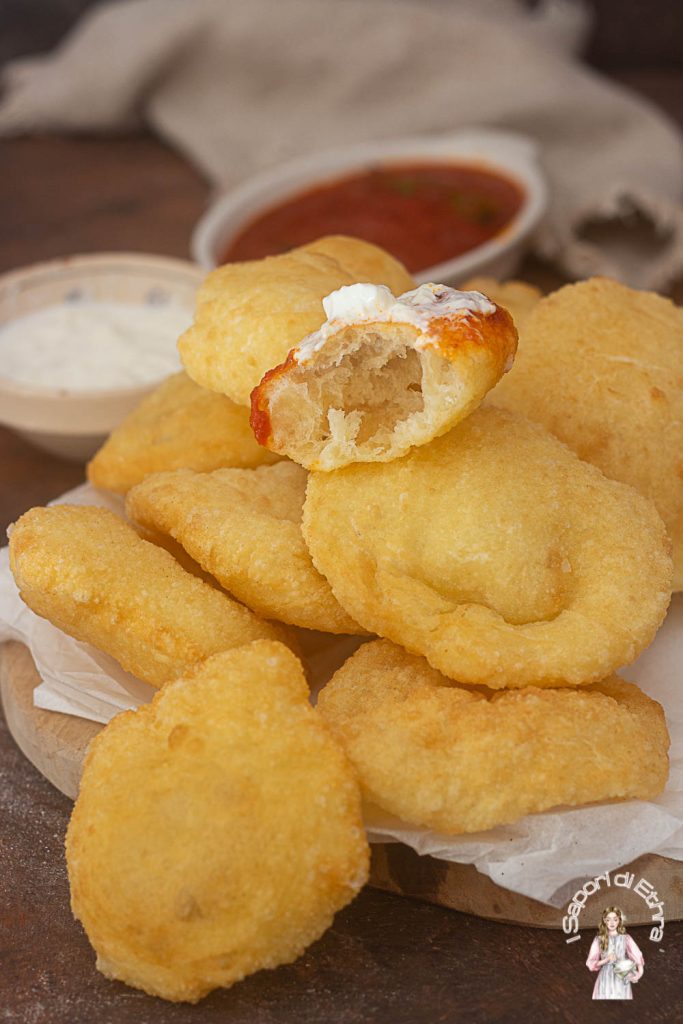 Fluffy Fried Mini Pizzas with Sauce and Stracciatella