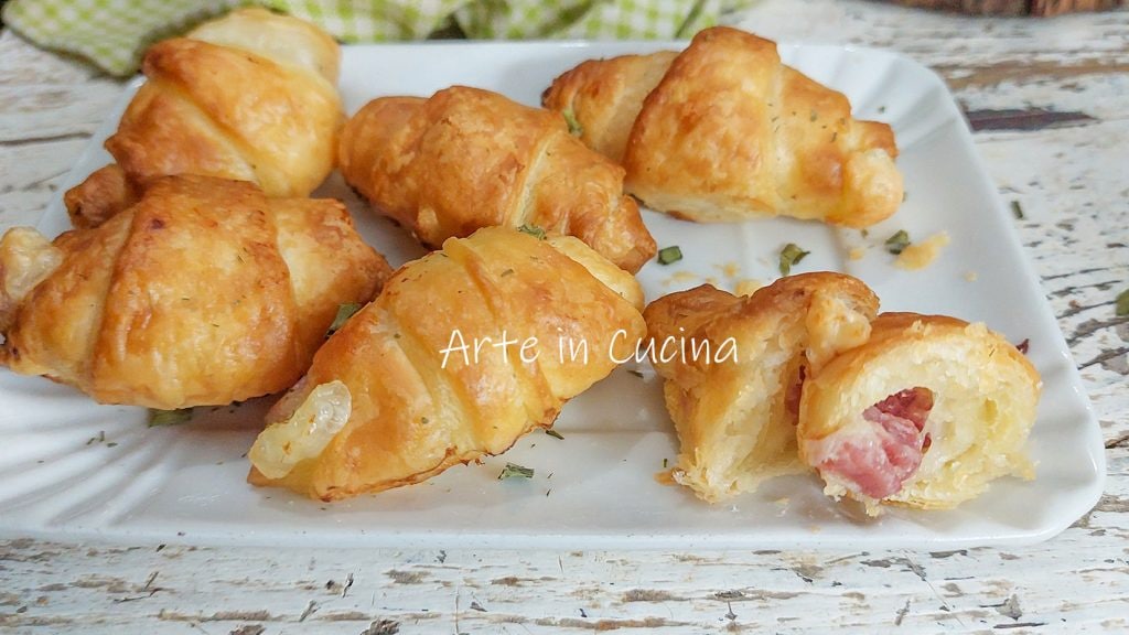MINI SAVORY CROISSANTS aperitif in 5 minutes