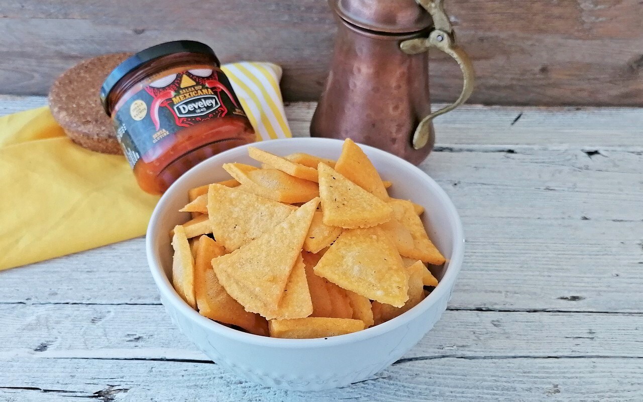 HOMEMADE NACHOS THE FAMOUS CORN CHIPS