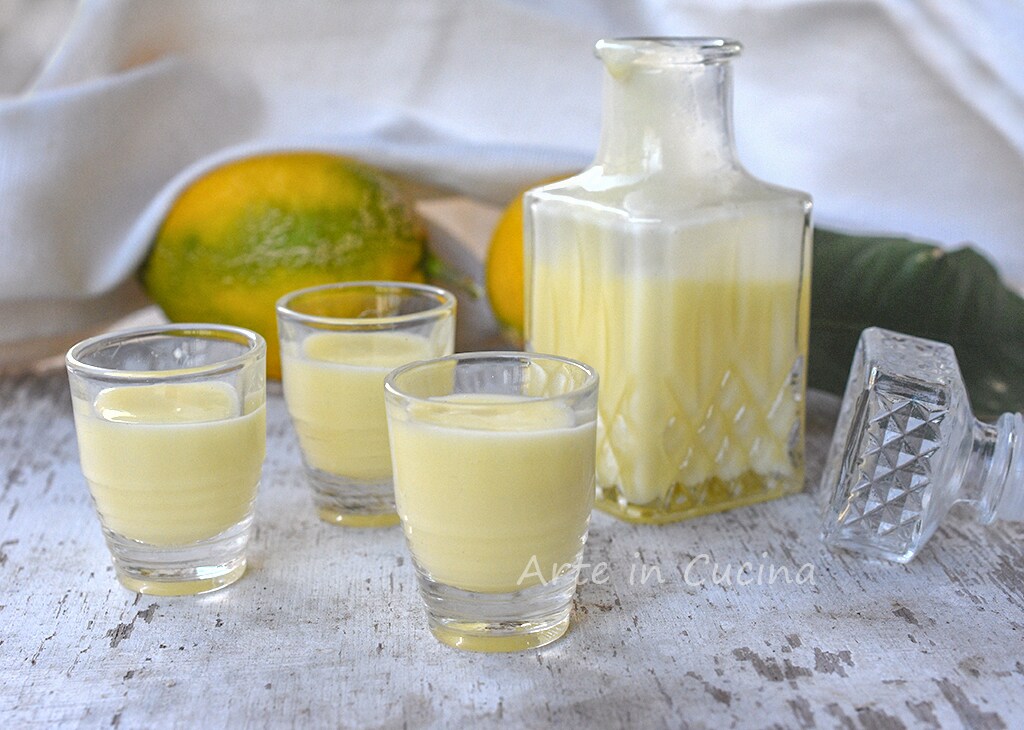 Neapolitan lemon cream