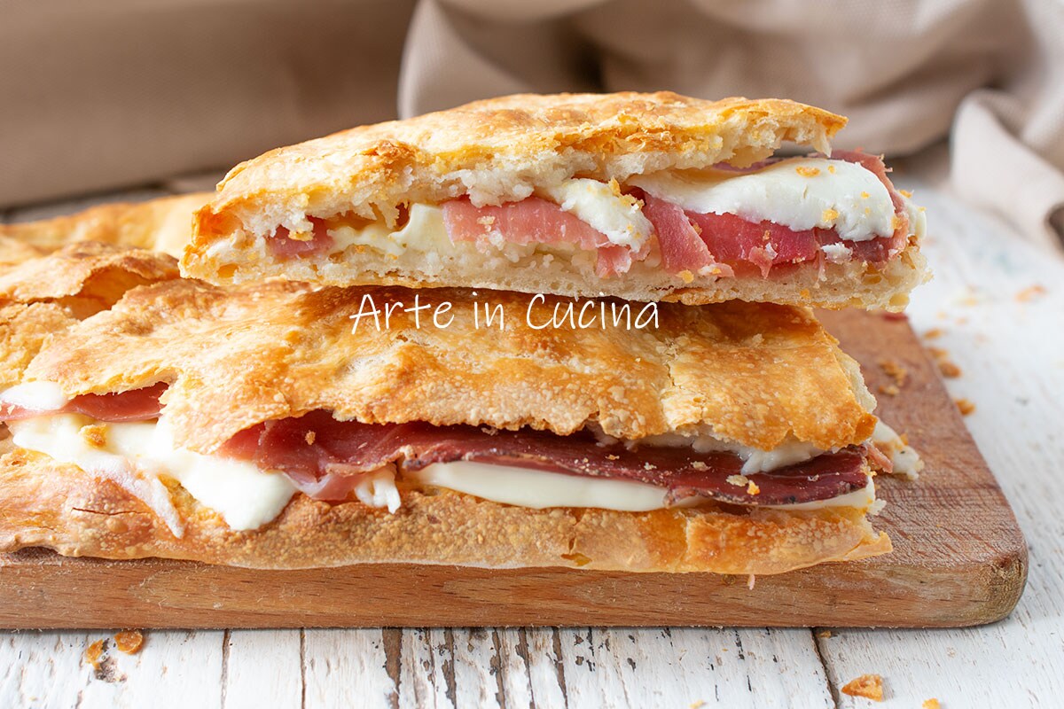 NEAPOLITAN PANUOZZO with ham and provola