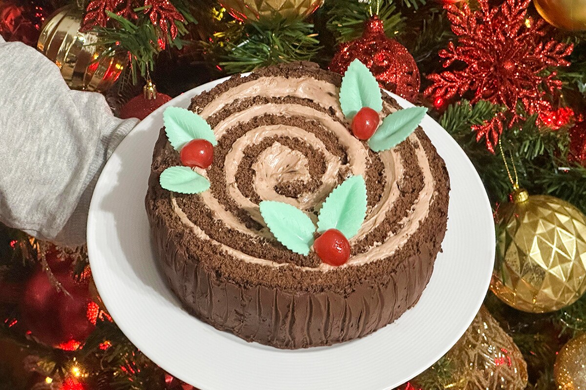 Nutella Christmas Log Perfect for New Year’s Eve