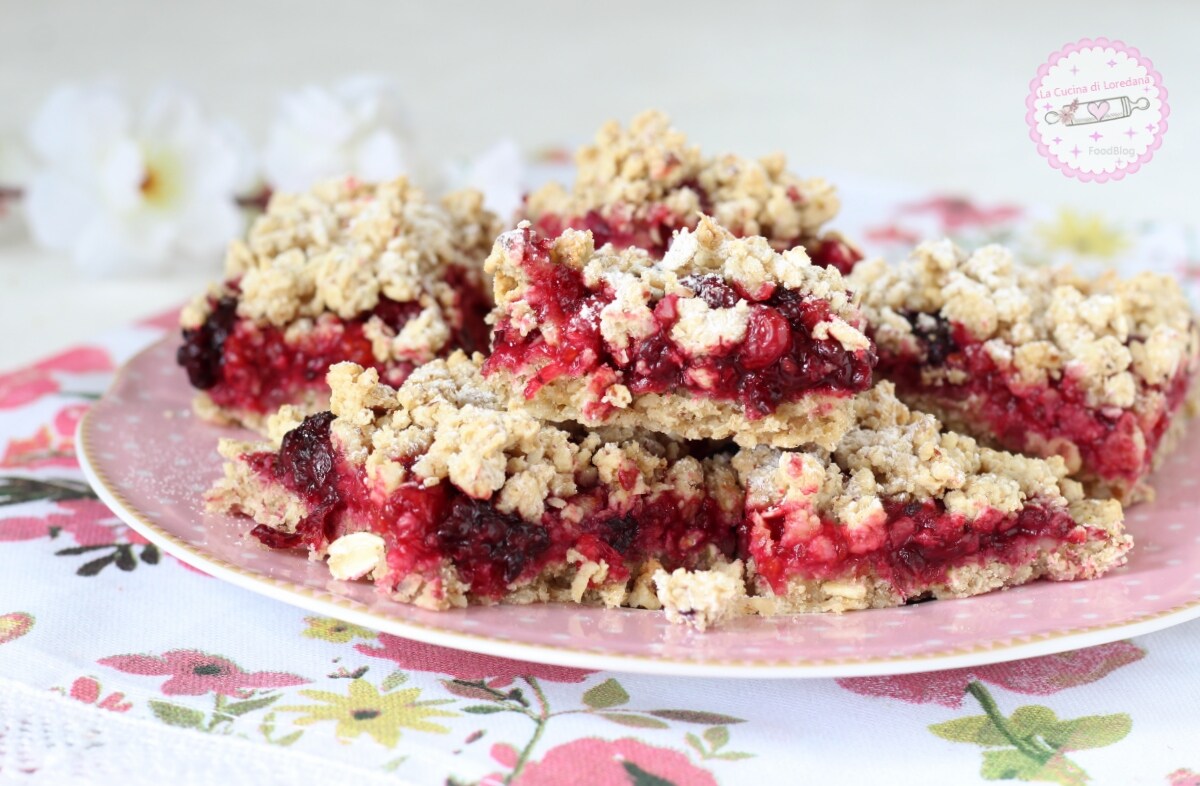 OAT AND BERRY BARS the light and delicious dessert