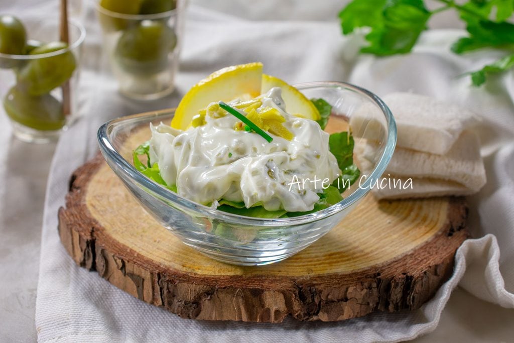 Olive mousse for quick appetizer tartlets