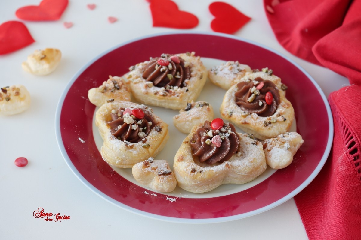 Puff Pastry Hearts with Mascarpone Cream