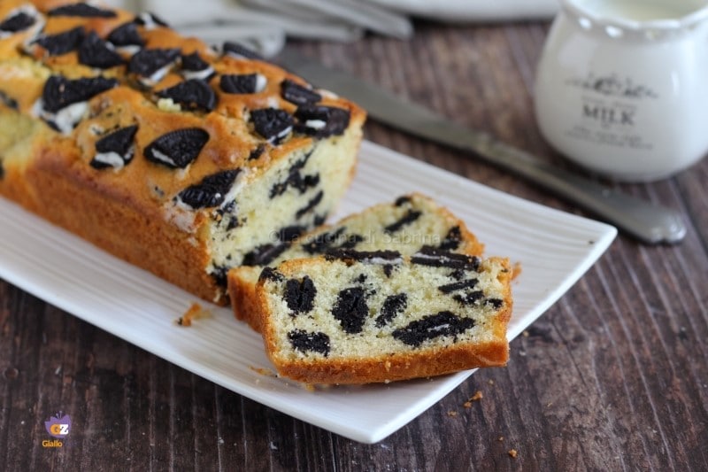Super Soft Yogurt and Oreo Pound Cake