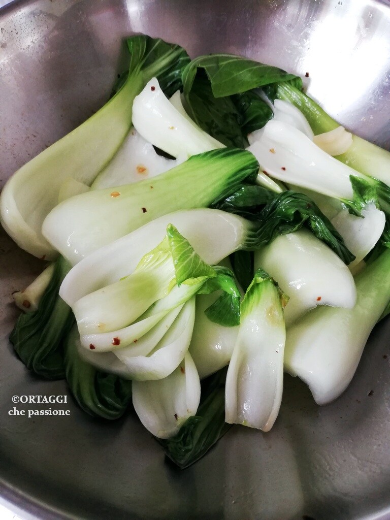 pak choi in pan - Chinese recipe