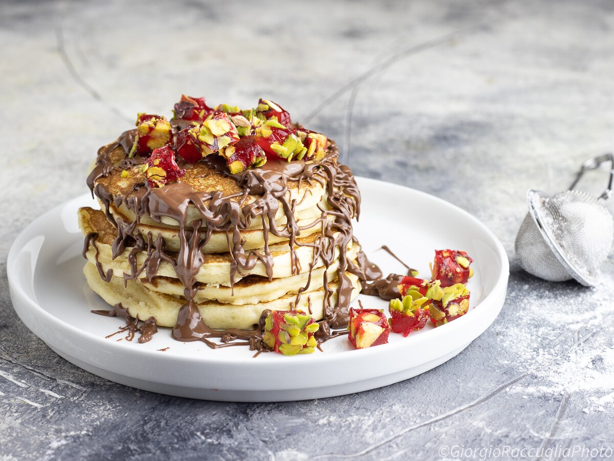 Simple Pancake Recipe with Nutella