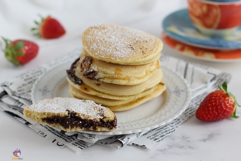 Pancakes Filled with Spreadable Cream