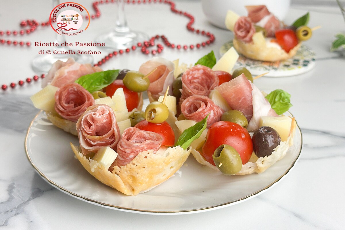 Parmesan Baskets Filled with Appetizers: Easy and Quick Showstopper