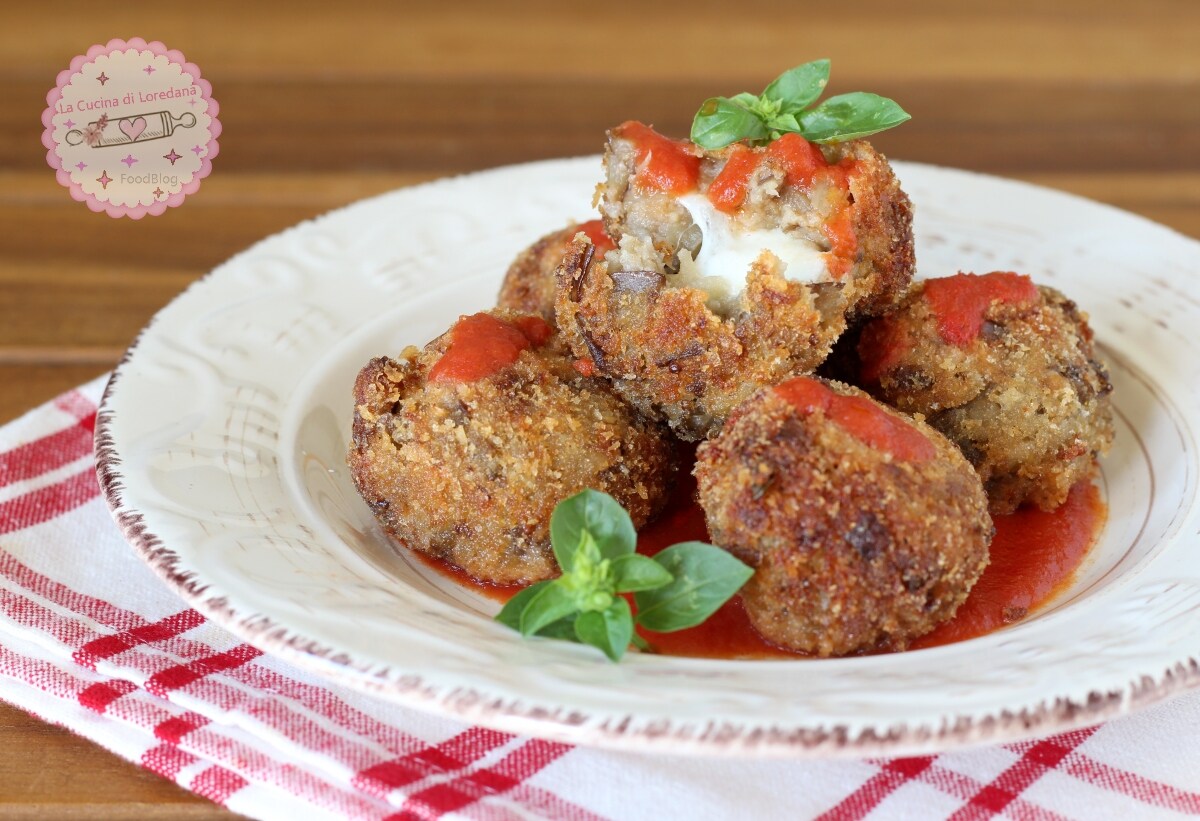 PARMESAN MEATBALLS with a delicious melted heart
