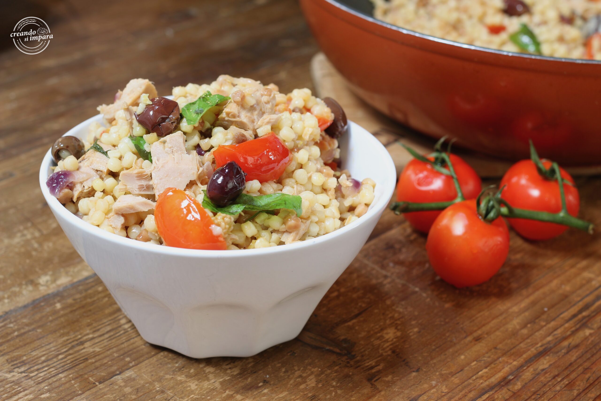 Pasta with Cherry Tomatoes, Tuna, and Olives